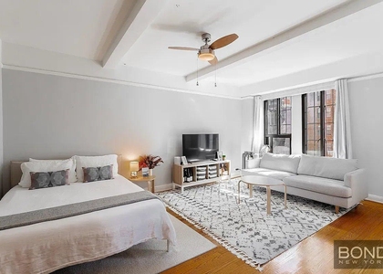 201 W 16th Street - Photo 1