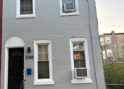 2048 N Darien Street - Photo 1