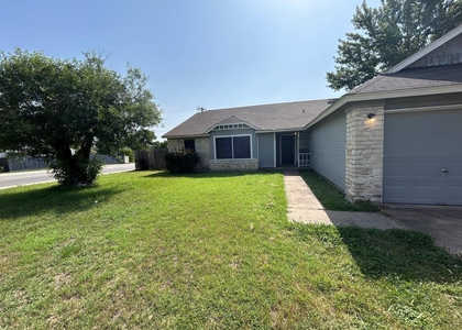 521 Greenlawn Blvd - Photo 1