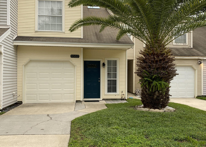 8562 Sturbridge Circle W - Photo 1