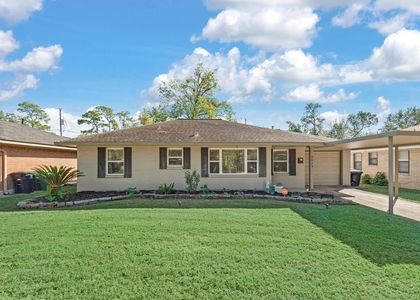 2023 Woodcrest Drive - Photo 1