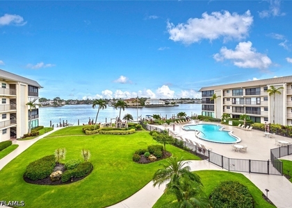 3200 Gulf Shore Boulevard N - Photo 1
