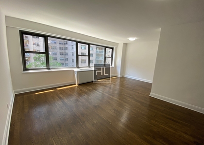 East 56 Street - Photo 1