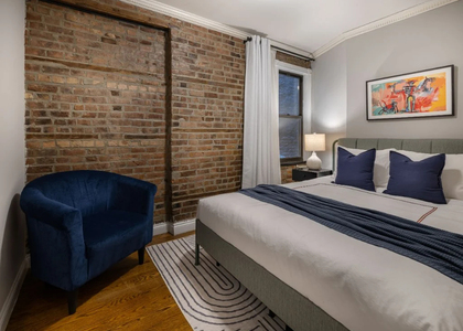 Mulberry Street - Photo 1