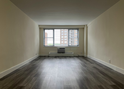Forest Hills Queens Boulevard - Photo 1