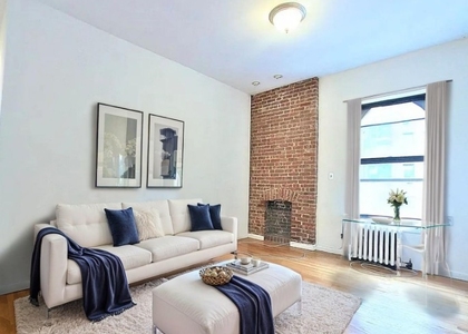1402 Lexington Avenue - Photo 1