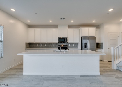 600 N Carriage Hill Drive - Photo 1