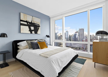 555 West 38th Street - Photo 1