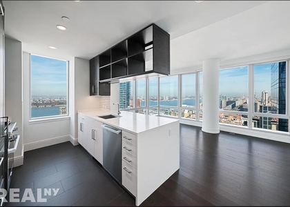 10th Avenue - Photo 1