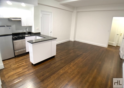 East 46 Street - Photo 1
