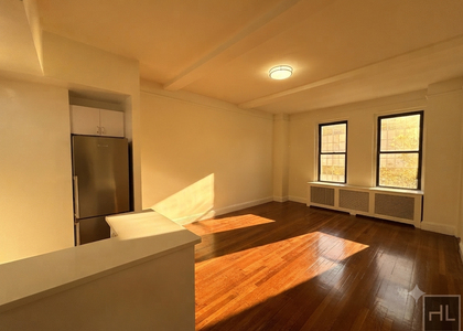 East 46 Street - Photo 1