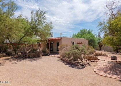 5702 E Camelback Road - Photo 1