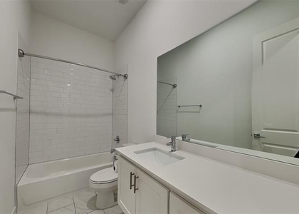 112 E Oscar Drive - Photo 1