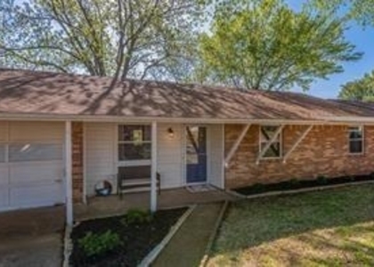 204 Ross Avenue - Photo 1