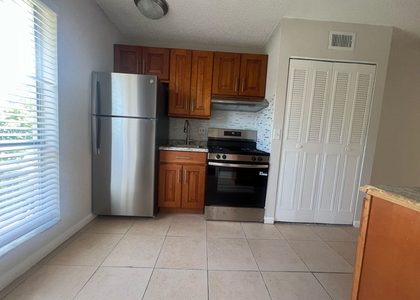 559 Ne 48th Street - Photo 1