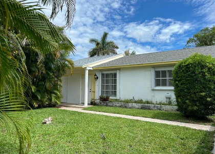 915 Riverwood Lane - Photo 1