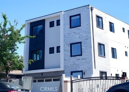 1280 W 37th Place - Photo 1