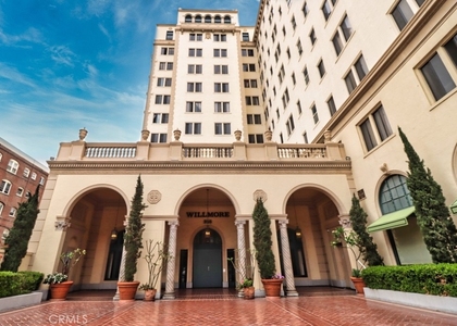 315 W 3rd Street - Photo 1