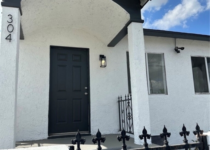 304 W Cedar - Photo 1