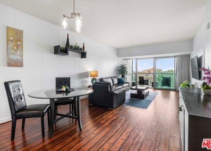 13700 Marina Pointe Drive - Photo 1