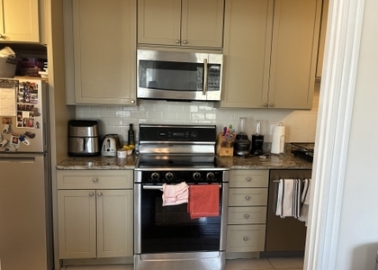 1100 Beacon St - Photo 1