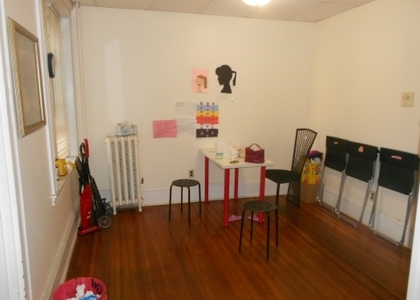 275 Aspinwall Ave - Photo 1