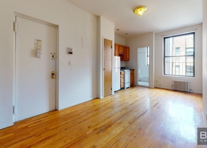East 90 Street - Photo 1