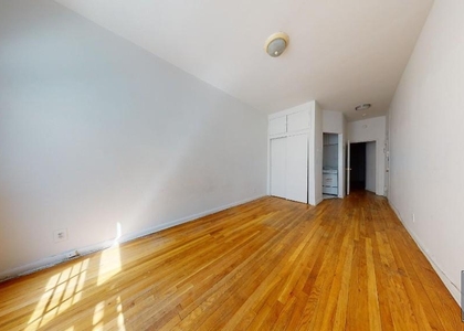 East 88 Street - Photo 1