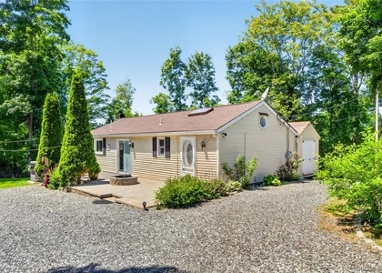 68 Mulford Avenue - Photo 1