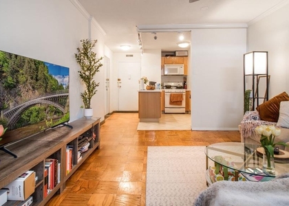2030 N Adams Street - Photo 1