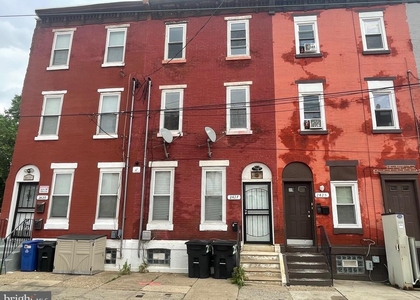 2427 N 10th Street - Photo 1