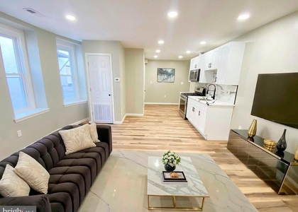 1426 W Rockland Street - Photo 1
