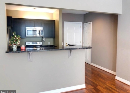 1600 Arch Street - Photo 1