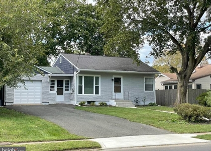 895 Lower Ferry Rd - Photo 1