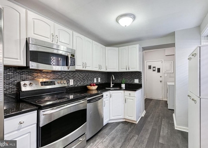 106 S Castle Street - Photo 1