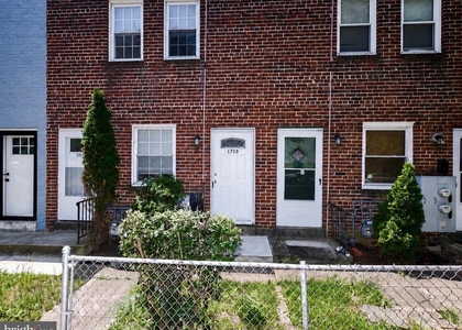 1729 Gales Place Ne - Photo 1