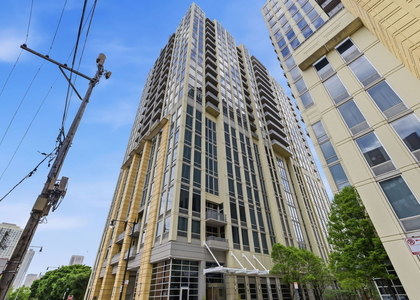 700 N Larrabee Street - Photo 1