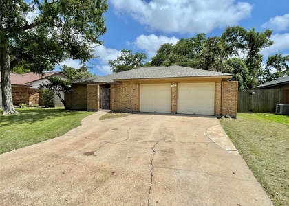 241 Crestwood Street - Photo 1
