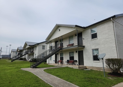 100 Lamar Street - Photo 1