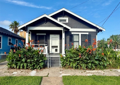 1924 26th Street - Photo 1