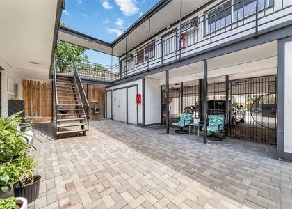 1424 Marshall Street - Photo 1