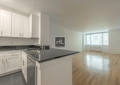 West End Avenue - Photo 1