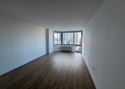 Center Boulevard - Photo 1