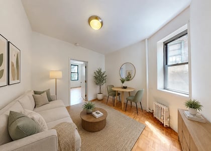 East  65th street  - Photo 1