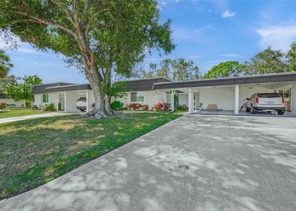 1325 Glen Oaks Drive E - Photo 1