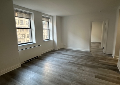 West 34th Street - Photo 1