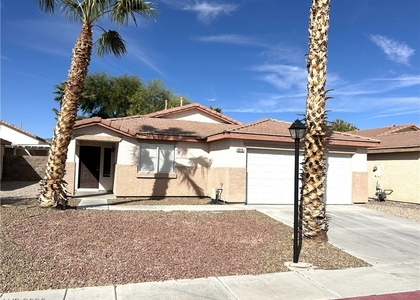 4916 River Splash Avenue - Photo 1