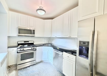 700 Fort Washington Avenue - Photo 1