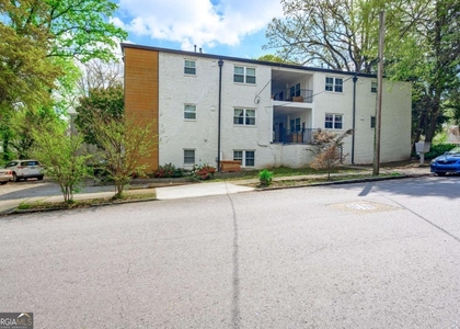 880 Saint Charles Avenue Ne - Photo 1