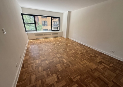412 East 55th Street - Photo 1